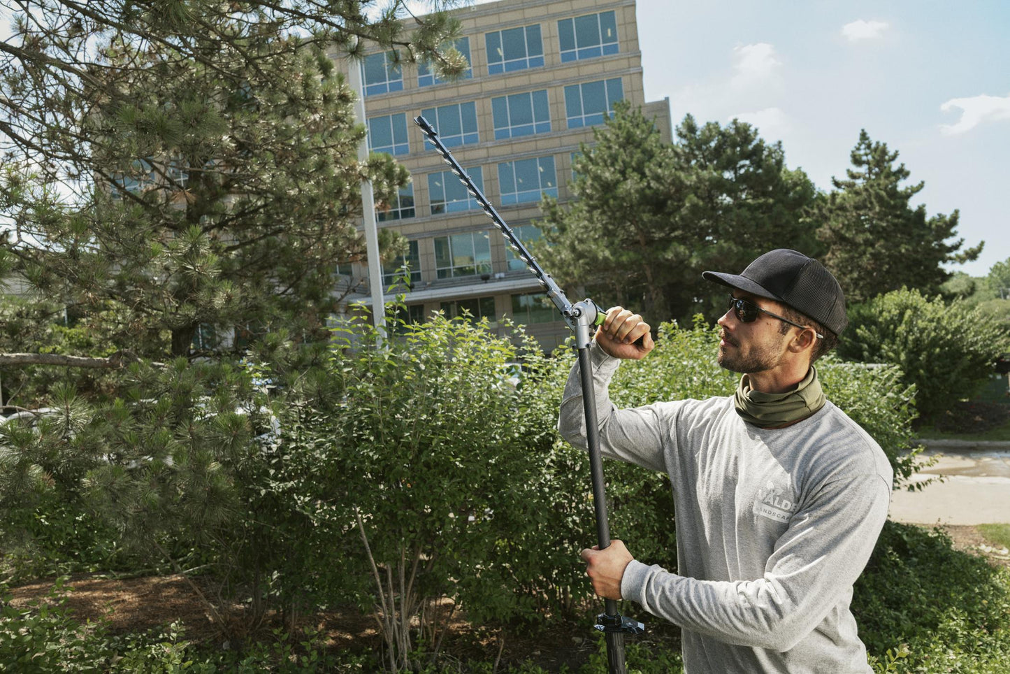 EGO 56V 21” ARTICULATING POLE HEDGE TRIMMER